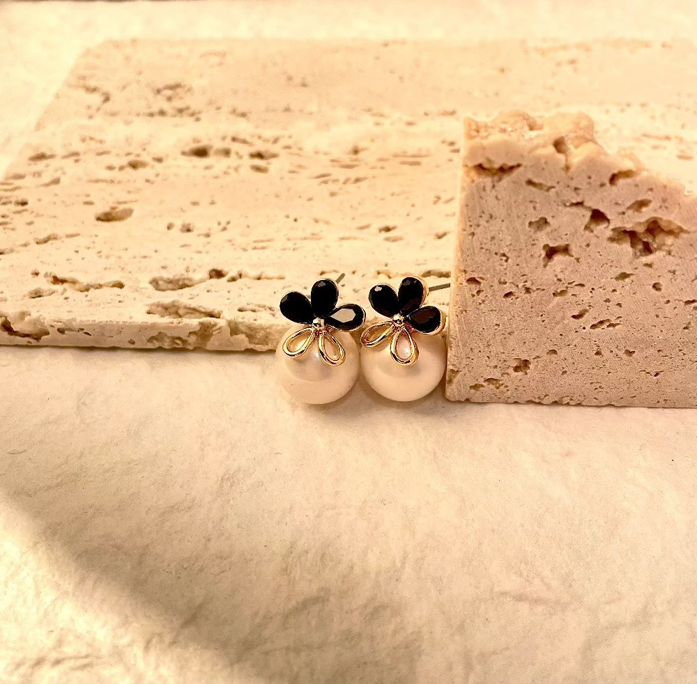 Flower earring, Cute earring with flower