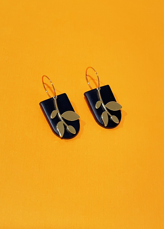 OLIVIA-Luxe Leaf Arc Earrings