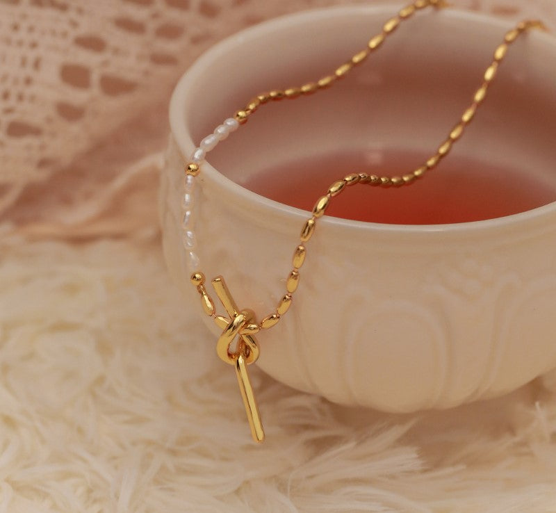 Rope Knot Pearl Necklace