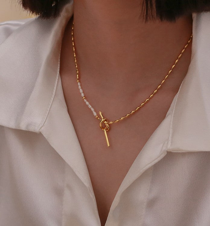 Rope Knot Pearl Necklace
