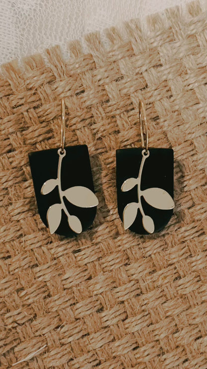 OLIVIA-Luxe Leaf Arc Earrings