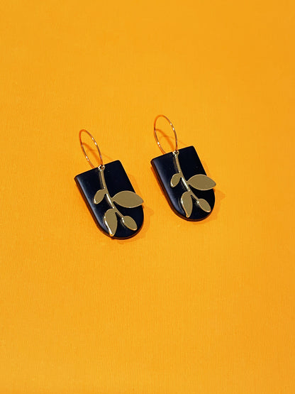 OLIVIA-Luxe Leaf Arc Earrings